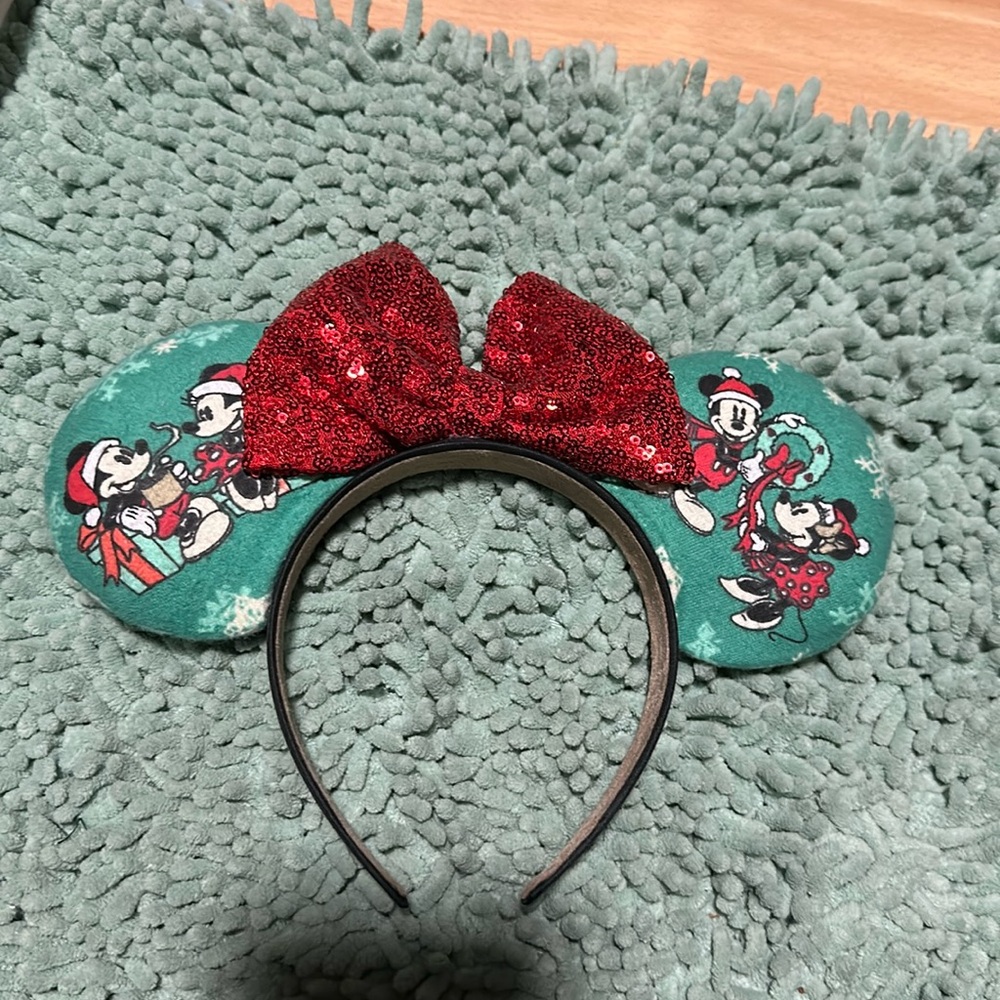 Christmas’s Mickey ears